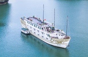 Croisière en jonque Indochina Sails à la baie d’Halong -1nuit